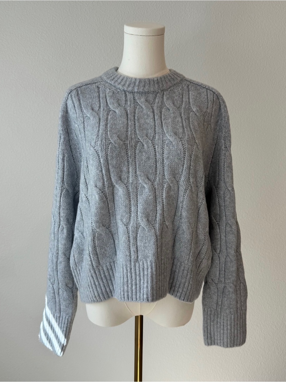 Abercrombie & Fitch Light Gray Ribbed Crew Neck Sweater